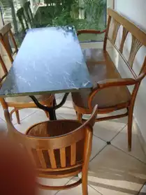 Tables et chaises art déco