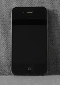 Iphone 4s 16go blanc et noir comme neufs