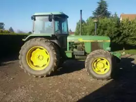 tracteur John Deere 3140