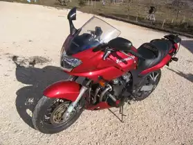 vend moto ZR7S 750 rouge