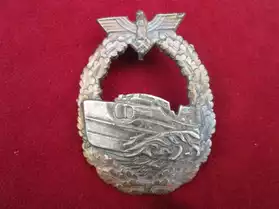 Rare badge allemand de combat de vedette