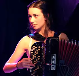 Donne cours d'accordéon à Nantes