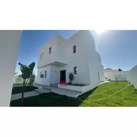 VILLA+PISCINE À DJERBA TUNISIE-RÉF V620