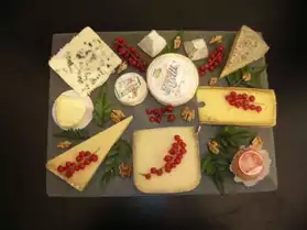 plateau de fromage, corbeille de fruit