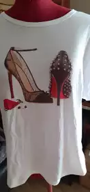 Tee-shirt femme motif chaussures à talon