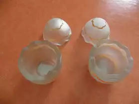 deux oeufs en verre