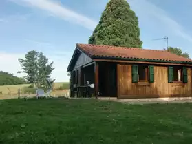 Maison bois brut avec pêche privé