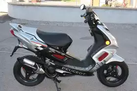 Scooter PEUGEOT type FIGHT L25P