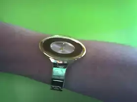 montre dorée bracelet