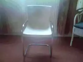 Chaise de bureau blanche