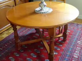 Table en merisier + 2 chaises