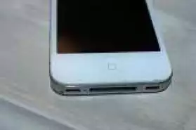 Iphone 4S 16GO Blanc débloqué tout opéra