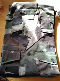 Vêtements militaires et accessoires