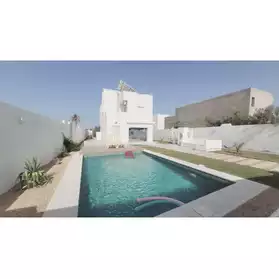 VILLA AVEC PISCINE TITRE BLEU À DJERBA