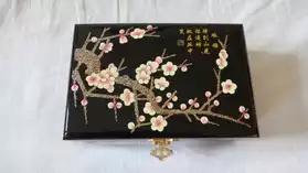 Boîte à bijoux avec miroir asiatique