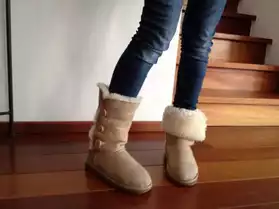 UGGS beiges taille 37