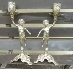 Paire bougeoirs bronze 2 cherubins