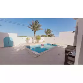 VILLA AVEC PISCINE - TITRÉE À DJERBA