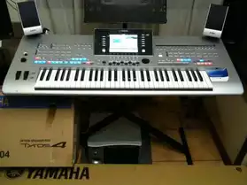 Yamaha Tyros4 61 touches Clavier