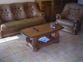 Ensemble canapé cuir + fauteuil + table