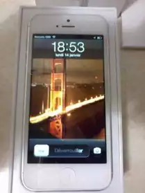 iPhone 5 64Go Blanc neuf débloqué