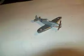 Maquette avion Spitfire Dinky Toys