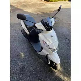 Scooter Peugeot Kisbee en état