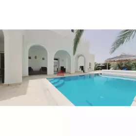 VILLA AVEC PISCINE À DJERBA TUNISIE