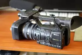 Sony Caméscopes pro HXR-NX5E + HXR-FMU 1