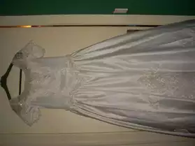 robe de mariée (jupon,gants, voile)t38