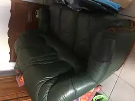 Canapé cuir vert+ 2 fauteuils