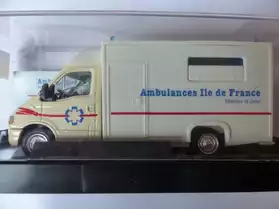 RENEAULT MASTER ambulance VEREM 1/43ème