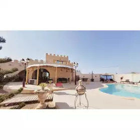 GRANDE PROPRIÉTÉ À INVESTIR À DJERBA