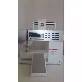 Je donne machine à coudre Bernina B550