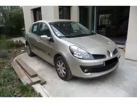 Renault Clio iii 1.5 dci 85 confort dyna