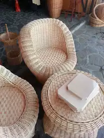 Table et chaise de jardin tissées