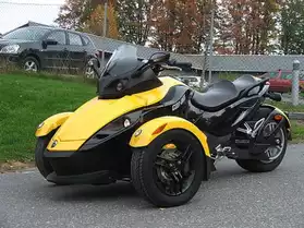 Moto Can-Am Spyder modele SM5
