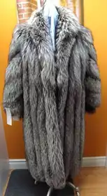 Manteau de fourrure renard argenté
