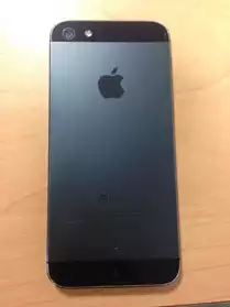iPhone 5 noir et gris 16gigas
