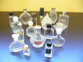 Miniatures parfums -17 flacons vides