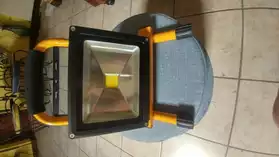 Projecteur LED sur batterie