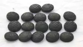 lot 17 boutons noirs anciens
