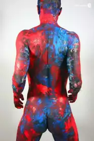 homme nu pour body painting
