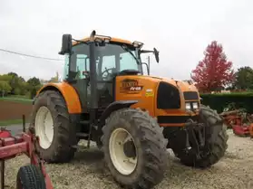 Beau tracteur renault 696 rz