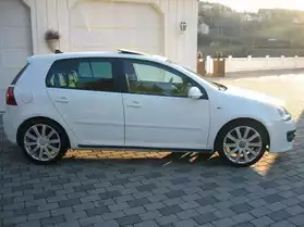 Volkswagen Golf + carte grise a jour