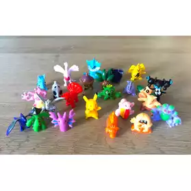 24 figurines Pokémon 1