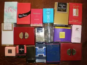 Lot miniatures parfum pleines avec boîte