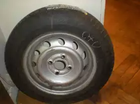 Un pneu MICHELIN Classic 145/80 R13 75T