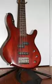 Vend Cort Action Bass