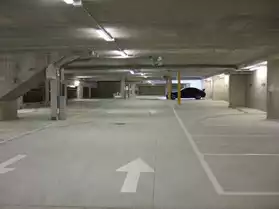 Parking à louer au sous sol immeuble